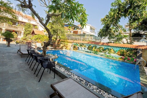 본사이 빌라 호이 안