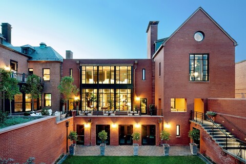 더 아이비 호텔