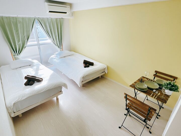 room detail thumbnail 1