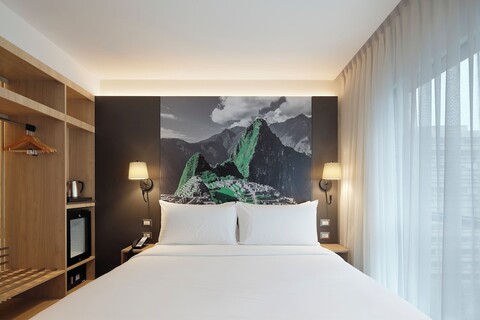 이코니크 미라플로레스