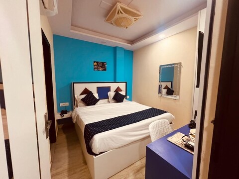 호텔 메트로 뷰 아다르쉬 나가르 메트로