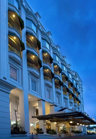 토에티 루세노 플라자