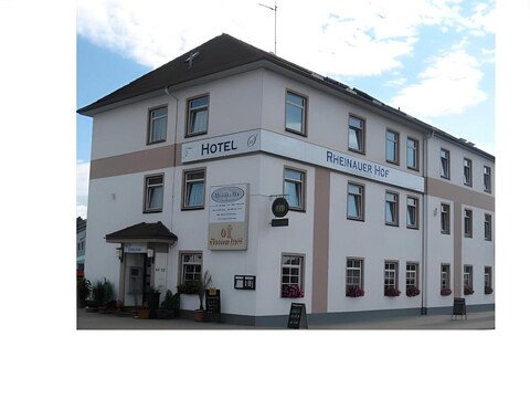 Rheinauer Hof - bed & breakfast