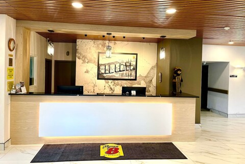 수퍼 8 바이 윈덤 힌턴