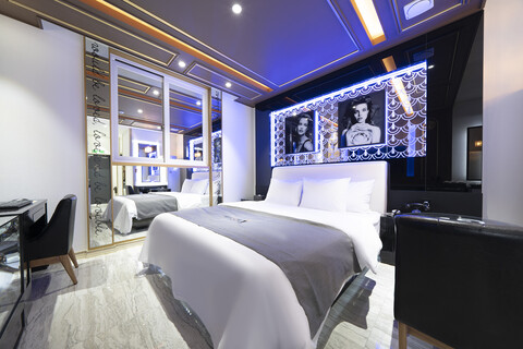 천안 명품 DRIVE IN 무인호텔J