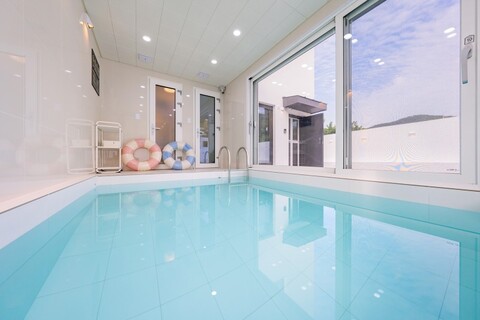 남해 화이트래빗풀빌라