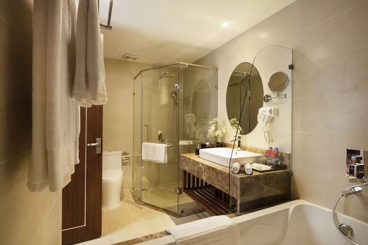 room detail thumbnail 2