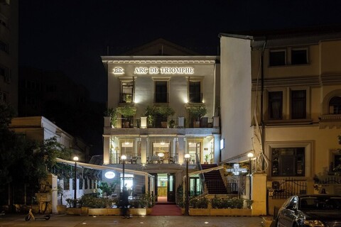 시티북킹스의 아크 드 트리옴프
