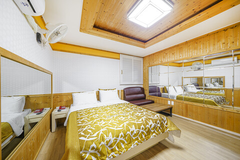 광주 신안동 파라오