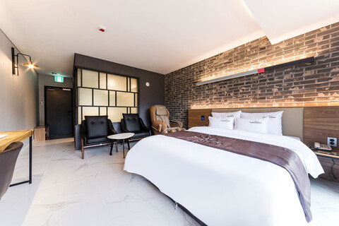 포천 호텔 꼬뮨(베어스타운점) 드라이브인 무인텔