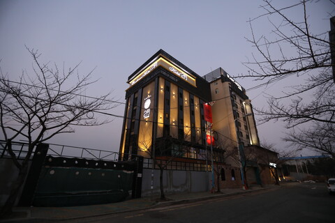 부산 2월호텔 더스테이 강서신관