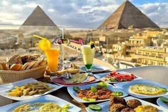 Carpet Alaadein Pyramids view