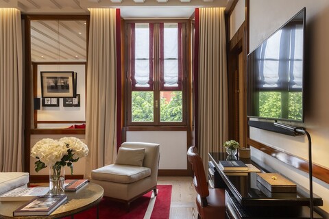 포트레이트 밀라노 - 룬가르노 컬렉션