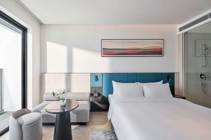 room detail thumbnail 1