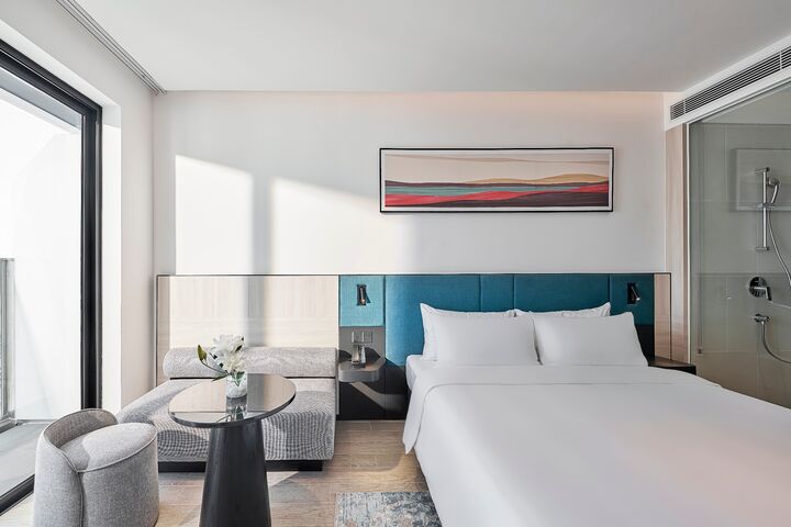 room detail thumbnail 1