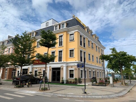 타임 로터스 호텔 하롱