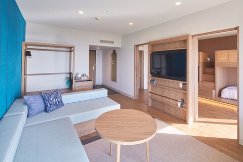 로열 뷰 호텔 추라우미