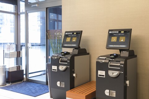 소테츠 프레사 인 신바시 히비야구치