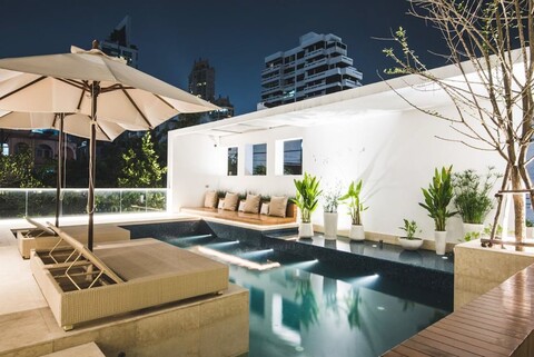 투쓰리 어 홈리 호텔