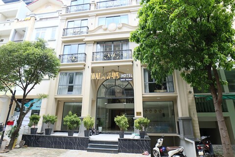 웜 웨이즈 호텔