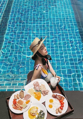 메가 라이트 호텔