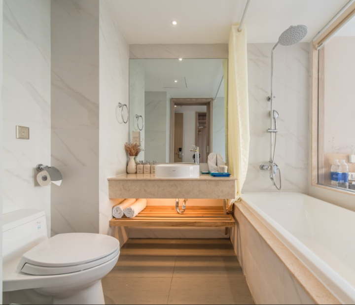 room detail thumbnail 1