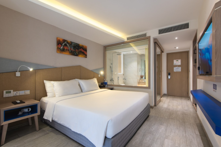 room detail thumbnail 1