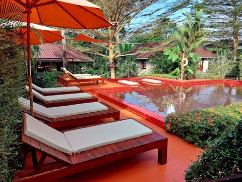 레드 문 하이드어웨이