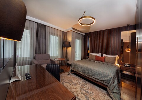 레브니 플러스 호텔