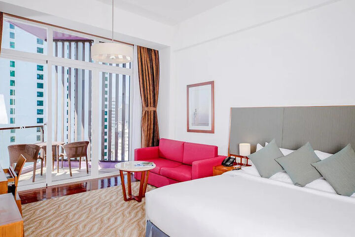 room detail thumbnail 1