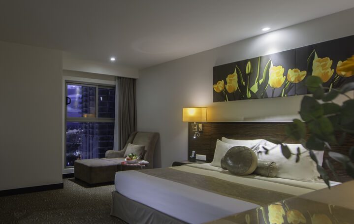 room detail thumbnail 2