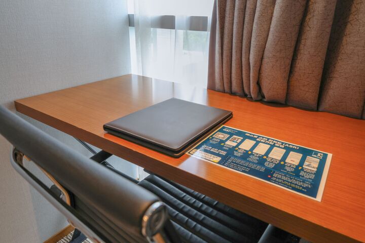 room detail thumbnail 1