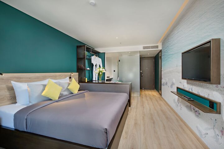 room detail thumbnail 1