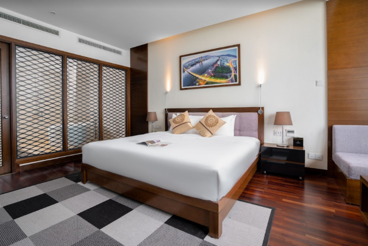 room detail thumbnail 0