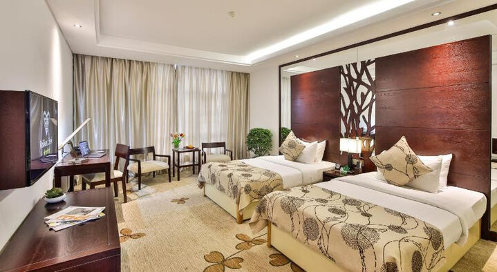 room detail thumbnail 2