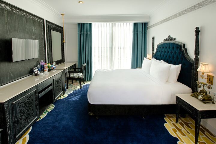 room detail thumbnail 1
