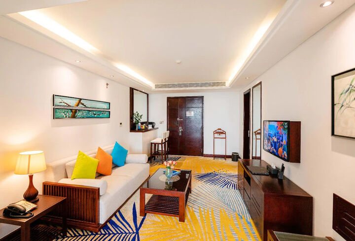 room detail thumbnail 1