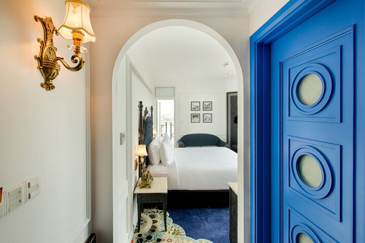 room detail thumbnail 2