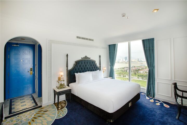 room detail thumbnail 0