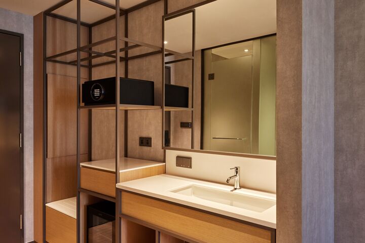 room detail thumbnail 2