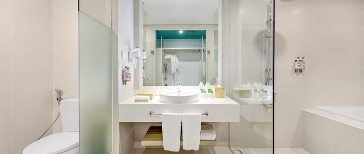 room detail thumbnail 2