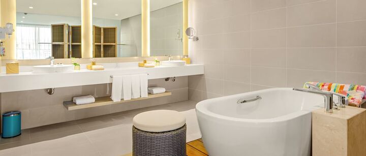 room detail thumbnail 2