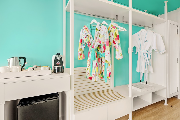 room detail thumbnail 2