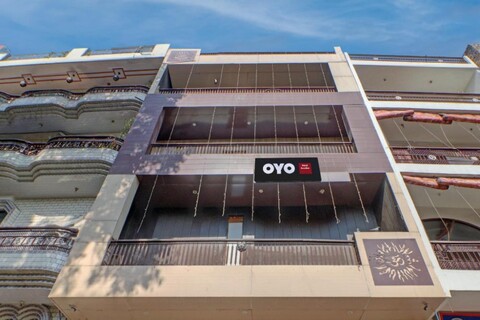 OYO 822781 Royal Paradise