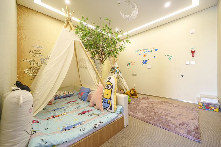 room detail thumbnail 1