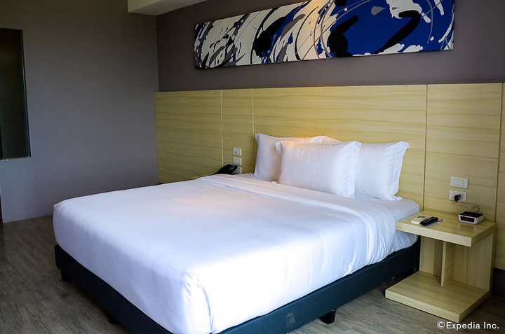 room detail thumbnail 0