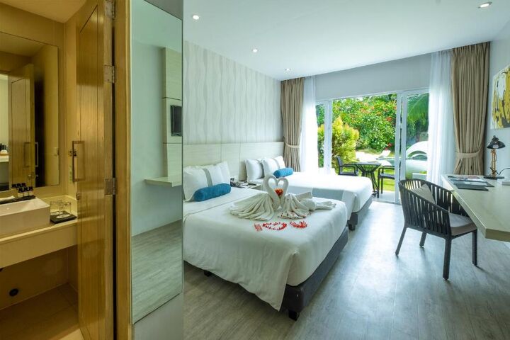 room detail thumbnail 1