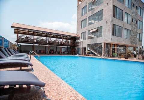 Plus 33 Hotel