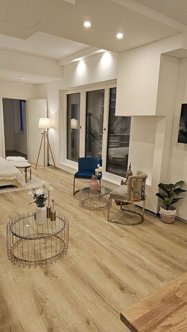 UG 노이바우 시티 아파트먼트 (옵션: 풀+짐+2번째 욕실 추가 예약 가능)