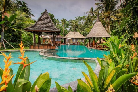 케라마스 세이크리드 리버 빌리지